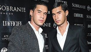 Dj-sexy-twins