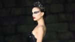 Kinopoisk.ru-black-swan-1335677